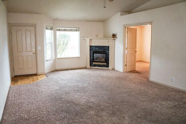 Building Photo - A Garden City Gem Near Parks, Dining & the Greenbelt