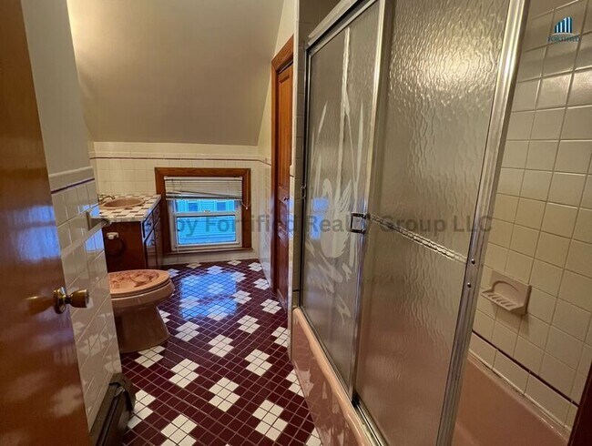 Building Photo - 455 Middle St