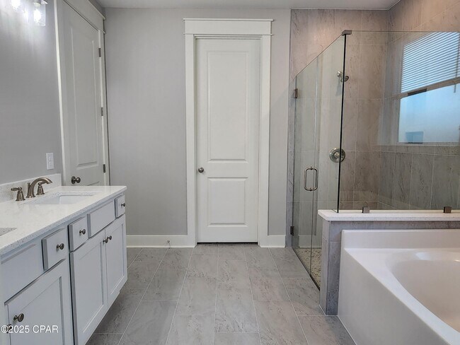 Building Photo - 1083 Harrison Byu Dr