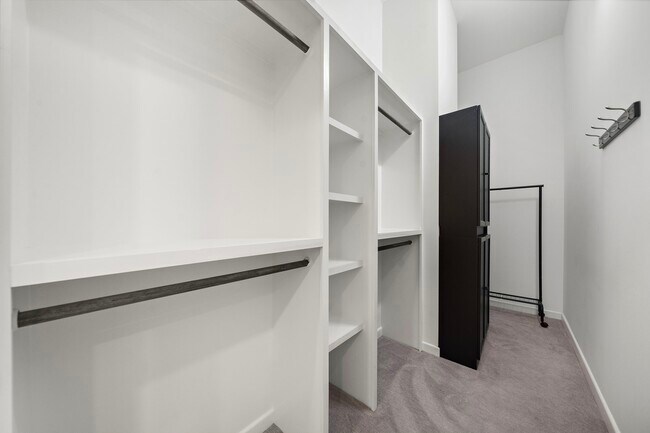 Building Photo - 4820 Caroline St