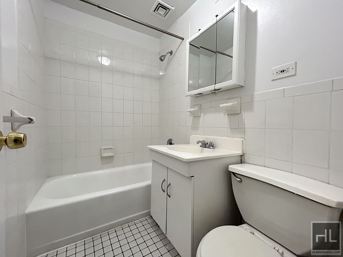 Building Photo - 2 AVENUE