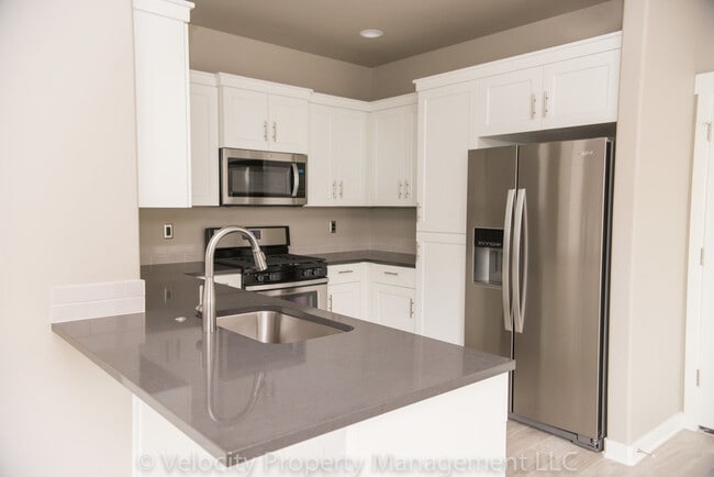 Building Photo - Half off First Months Rent!!Beautiful Home in SW Redmond!