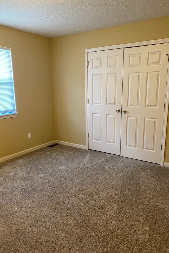 Building Photo - 125 Hillridge Ct