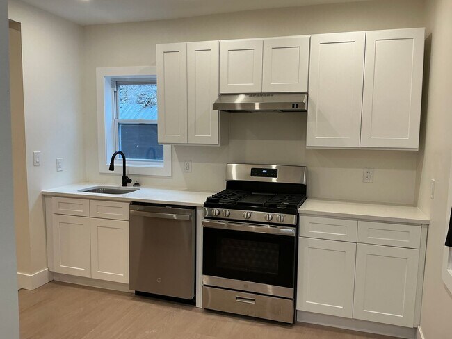 Building Photo - Refine Tyler Realty LLC