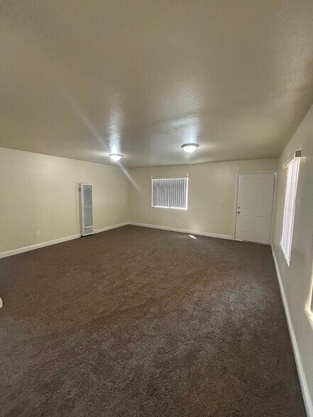 Building Photo - 113 W 104th St