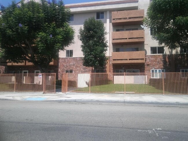 Primary Photo - 14129 Adoree St