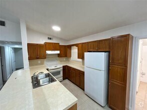 Building Photo - 417 SW 25th Terrace