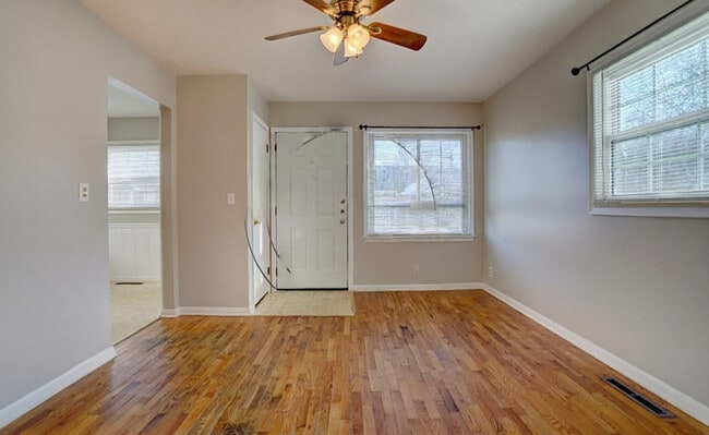 Building Photo - Cozy 2BR Home in Flint with Central AC, Washer/Dryer & Pet-Friendly for Only $800/Month!