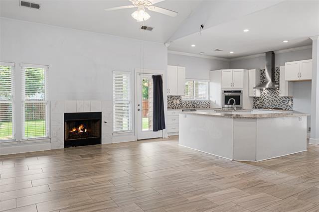 Building Photo - 8406 Willowbrook Dr