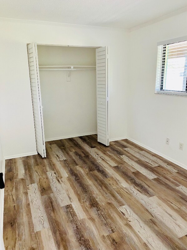 Building Photo - 420 Breakwater Dr