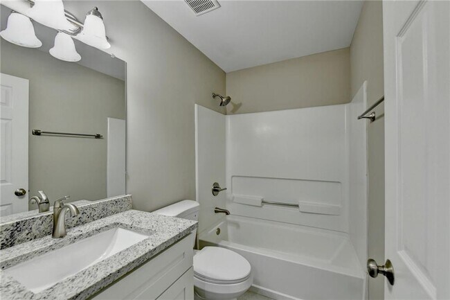 Building Photo - 4005 Edgecomb Dr