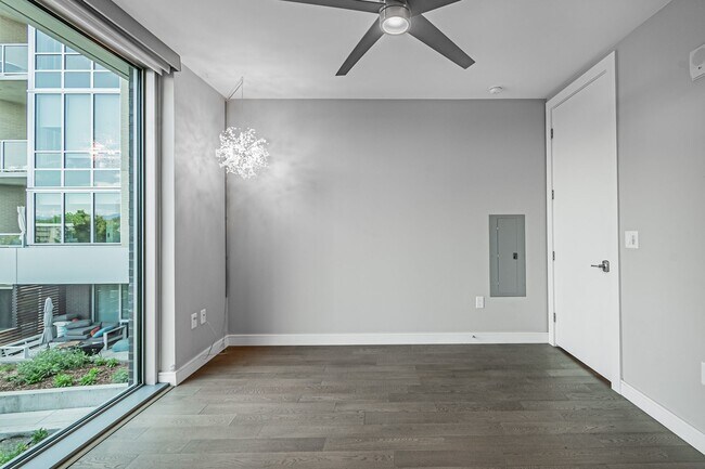 Building Photo - LUX 1BD, 1.5BA Lakehouse Condo with Balcony