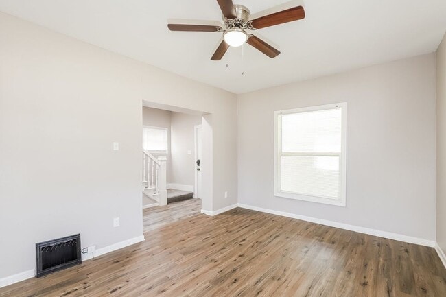Building Photo - 2316 Delavan Ave