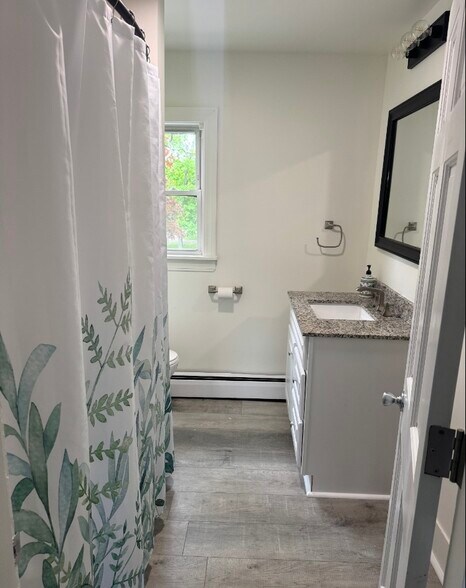 Building Photo - 70 High St