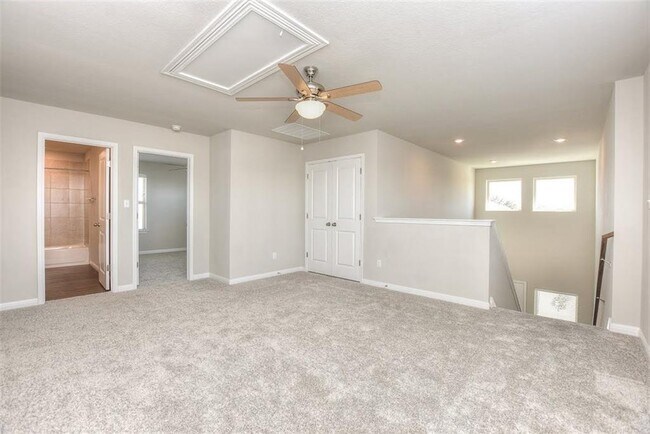 Building Photo - 228 McFarland St