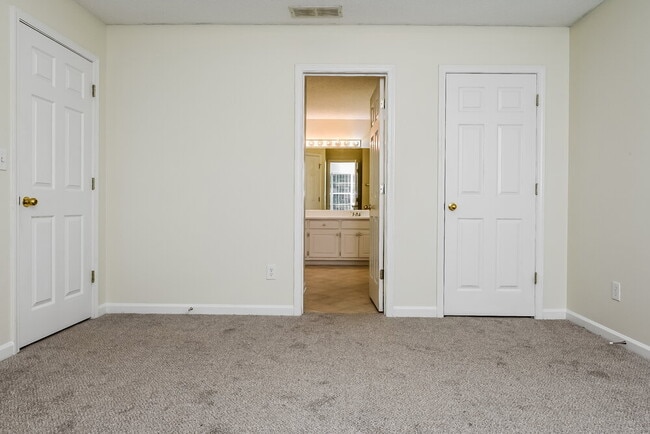 Building Photo - 816 Ravins Way