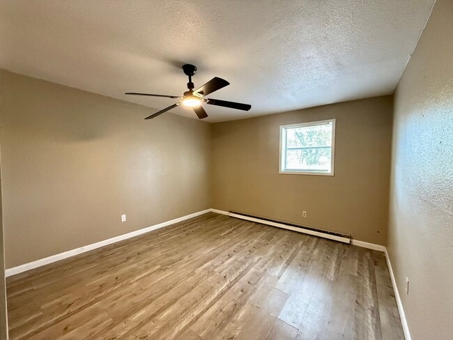 Building Photo - 2 Bedrooms, 1 Bathroom Home in Paragould AR - $940/Month - Section 8 Welcome!