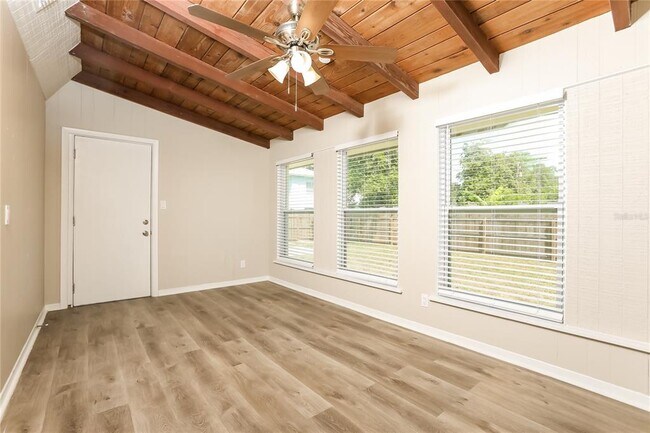 Building Photo - 459 Hammock Ln