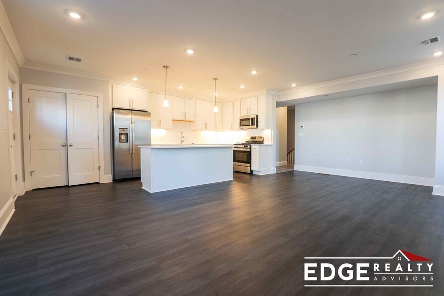 Building Photo - 68 North Beacon St