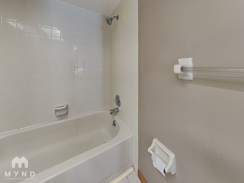 Building Photo - 2024 Sheffield Ct