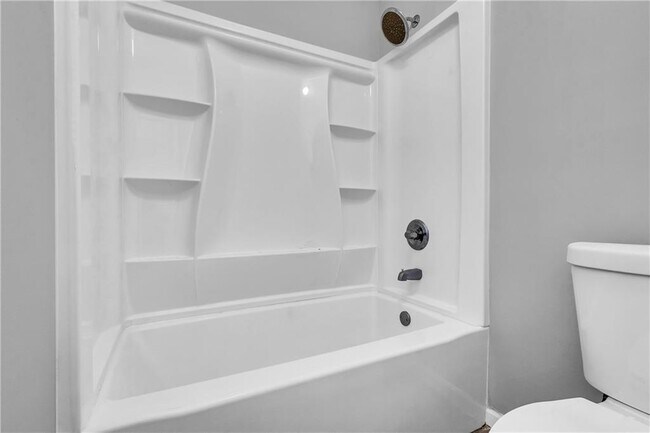 Building Photo - 4899 Raven Way NE