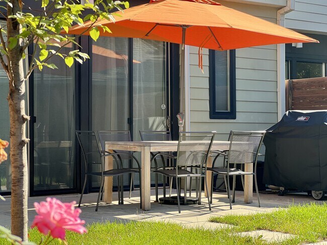 Building Photo - 130 Home St