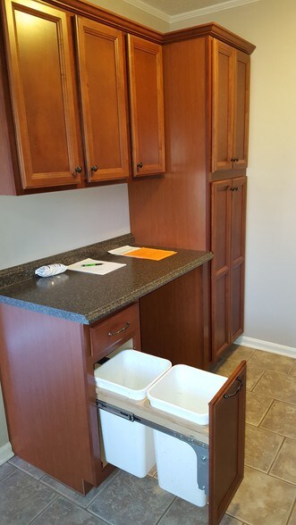 Building Photo - 3000 Golden Rd