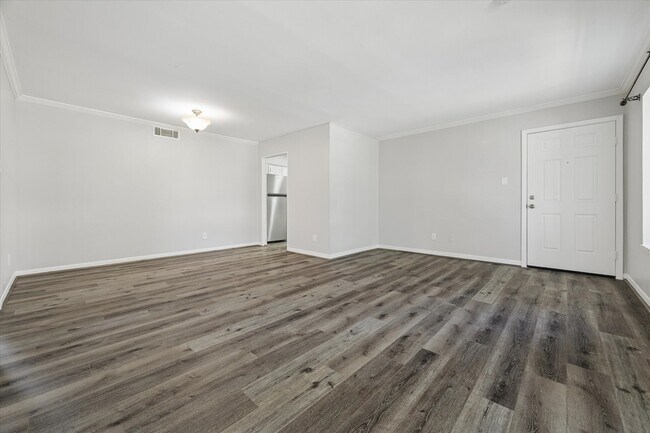 Building Photo - 9031 Gaylord Dr