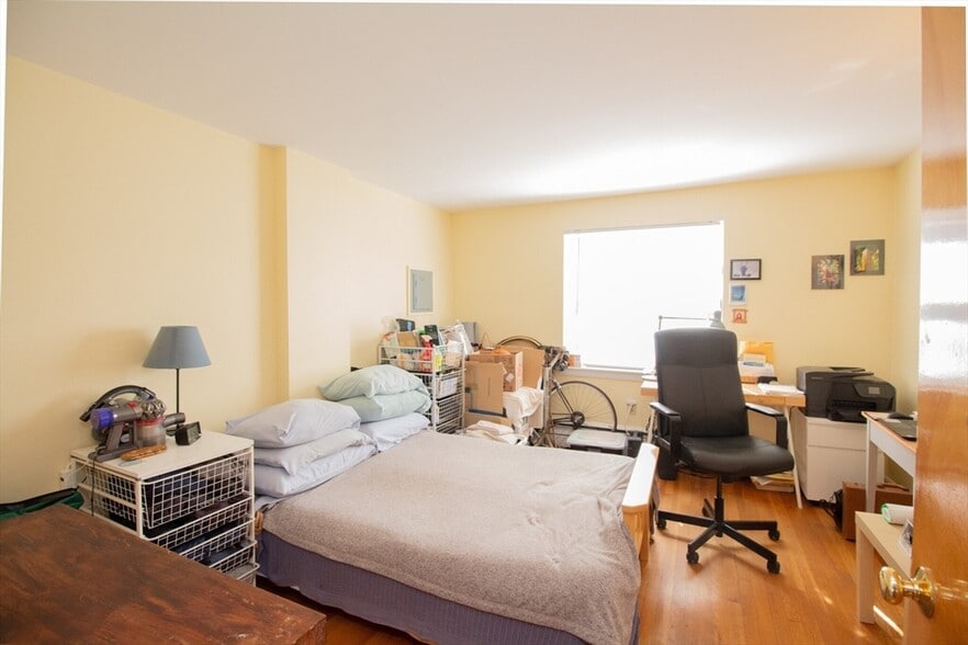 Building Photo - 79 Chestnut St