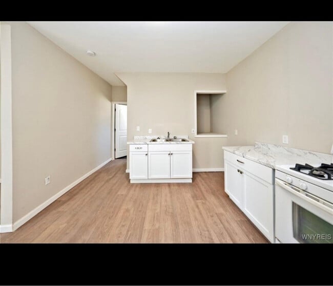 Building Photo - 275 Genesee St