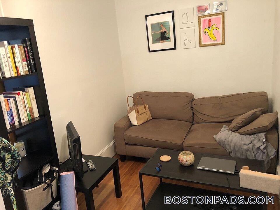 Building Photo - 64 Hemenway St