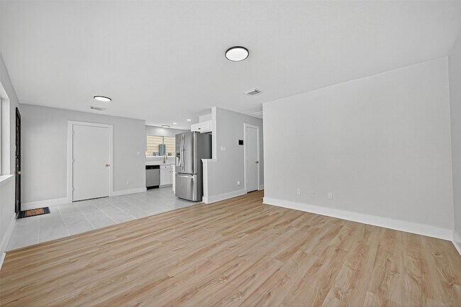 Building Photo - 19515 Fletcher Way Dr