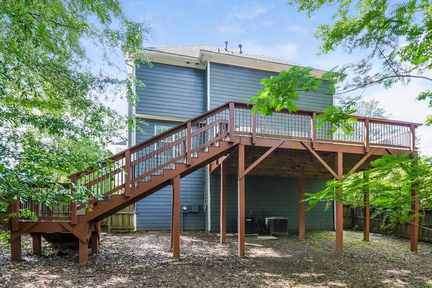 Building Photo - 2580 Candler Way