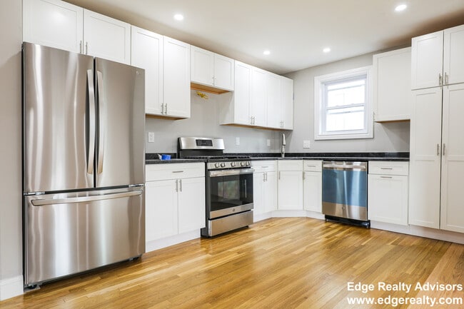 Primary Photo - 39 Glenmont Rd