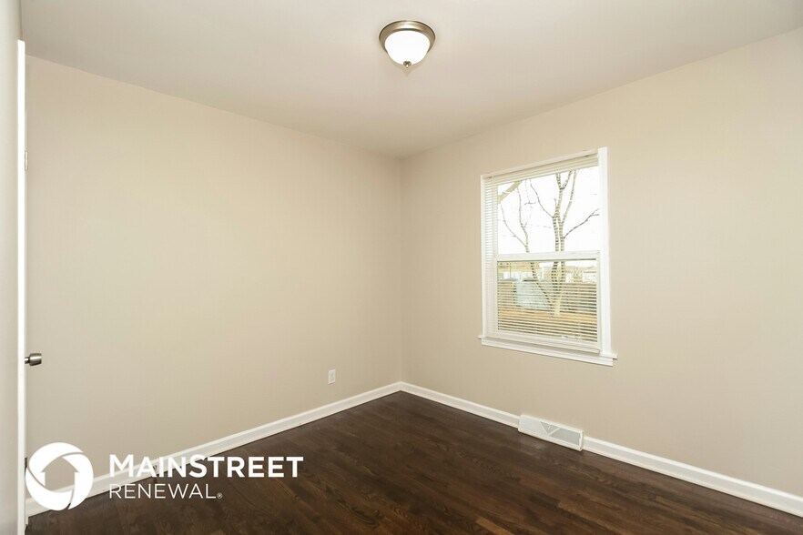 Building Photo - 11805 E Lawndale Ave