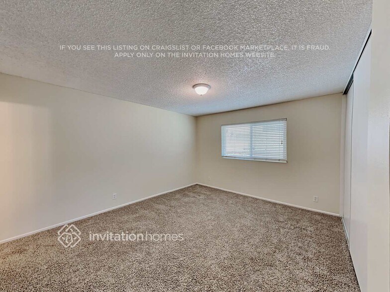 Building Photo - 27532 Camomile Ln