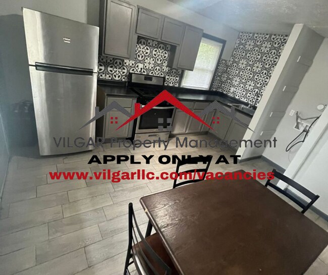 Primary Photo - BEAUTIFUL 3 bedroom, 1 bath house in Gary ...