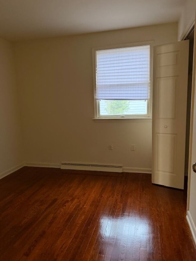 Building Photo - SINGLE FAMILY HOME IN WASHINGTON GROVE