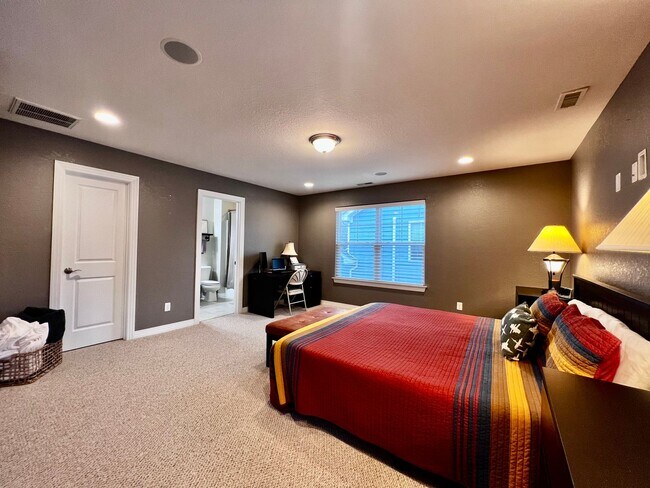 Building Photo - Beautiful Corner Lot, Single Family Home, in Sherwood Lakes.