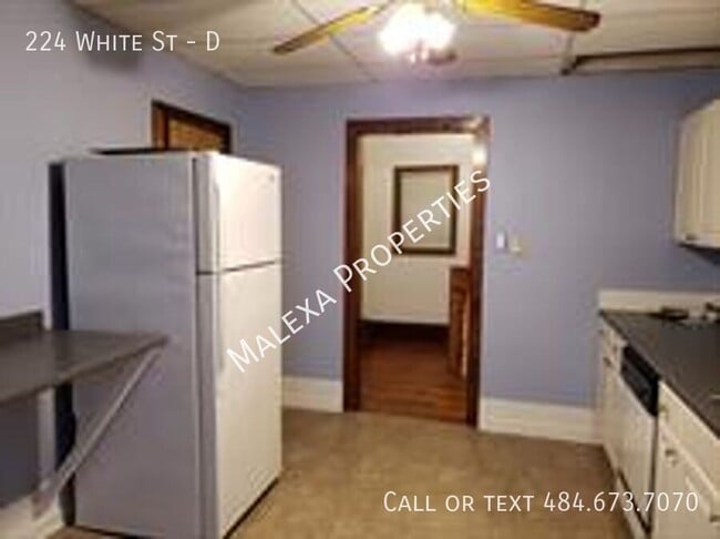 Building Photo - 224 White St