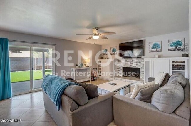 Building Photo - 4145 W Danbury Dr