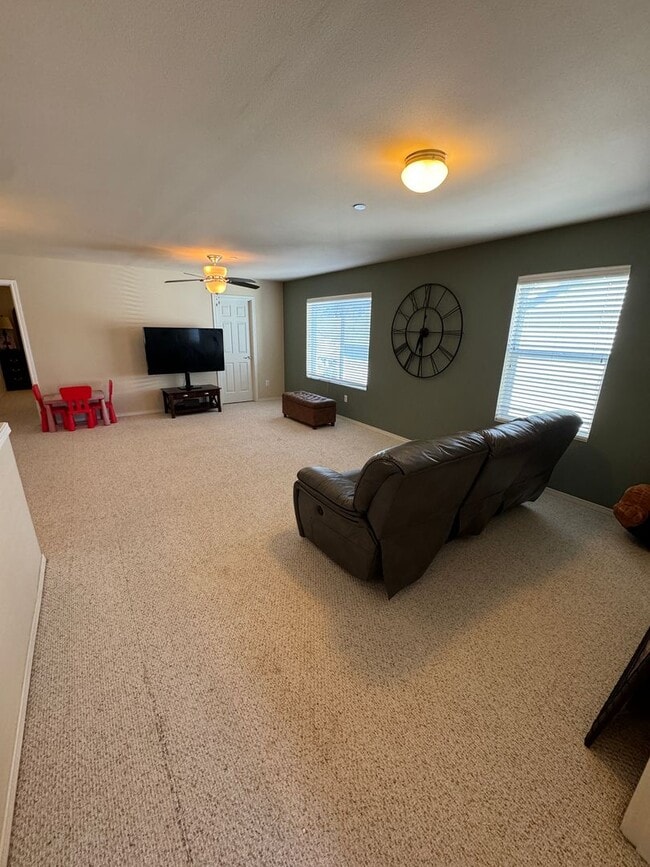 Building Photo - 1175 Swan Loop