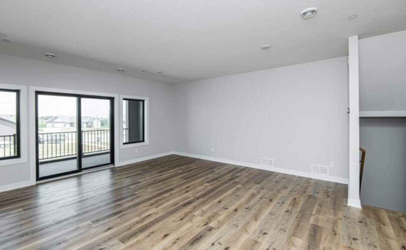 Building Photo - 1588 Brandt Dr NE