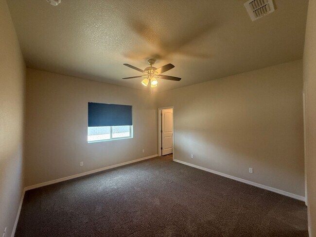 Building Photo - New Build 3 Bedroom 2 Bathroom