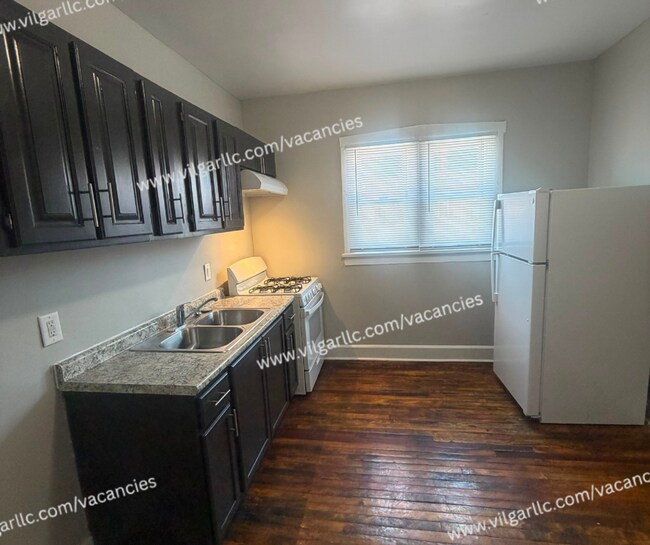 Building Photo - 4002 Alder St