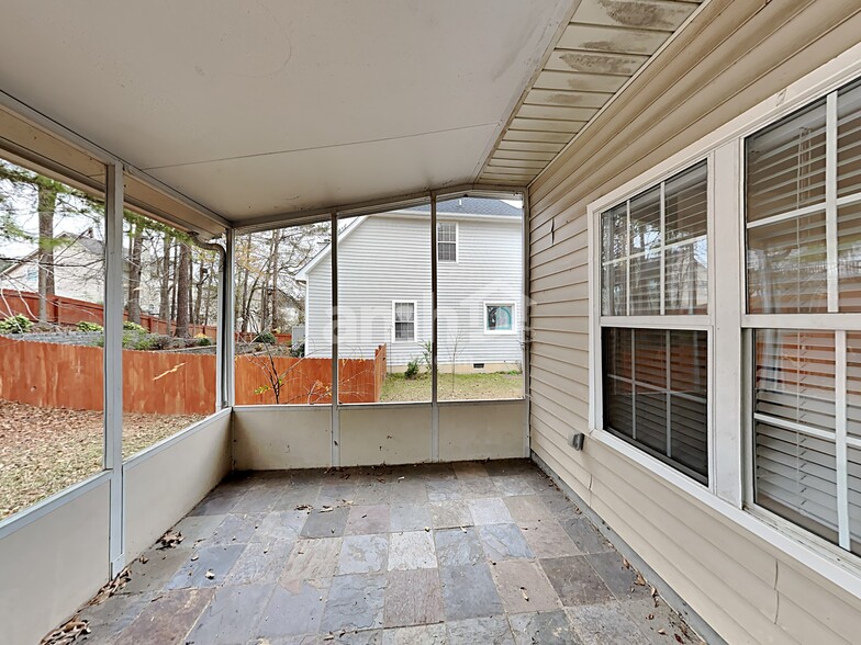 Building Photo - 1209 Lainster Dr SE