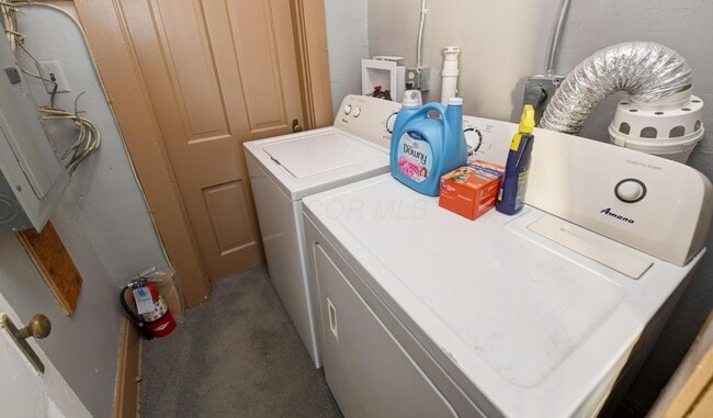 Building Photo - 705 Bryden Rd