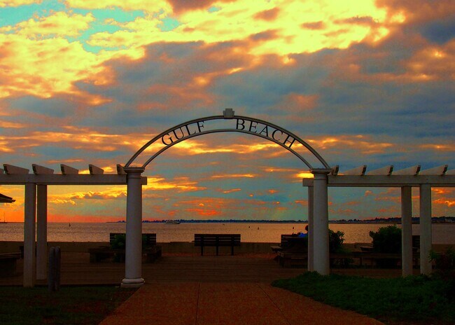 Building Photo - 80 Cherry St