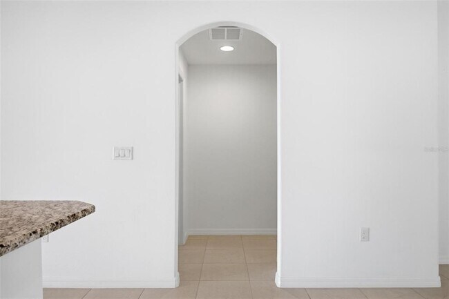 Building Photo - 18 Whetstone Ln