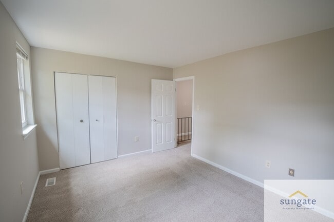 Building Photo - 6449 Union Ct